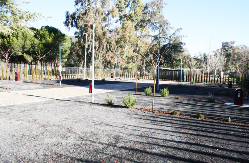 Con trece plazas y una inversión de 160.000 euros, el área de la Dehesa Boyal se suma a la red de autocaravanas provincial