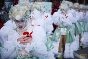 La alegría del carnaval ha vuelto a Tomelloso con el Desfile Nacional de Comparsas y Carrozas