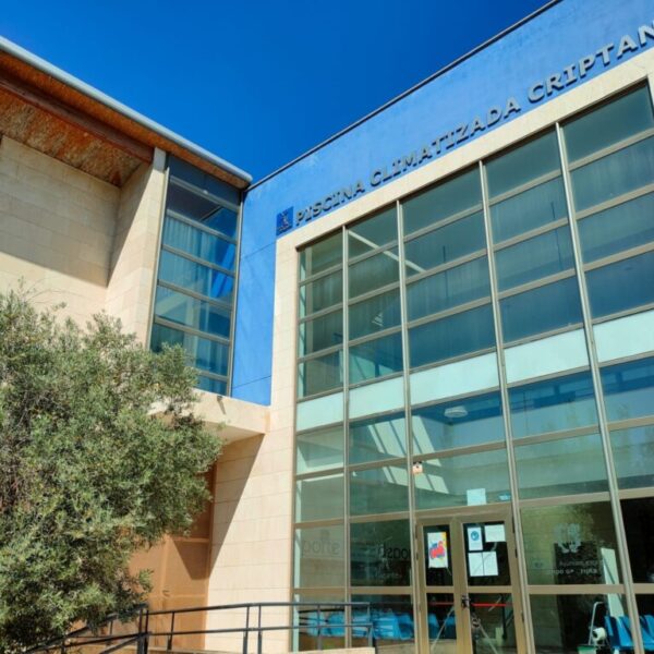 Condena a pagar a un trabajador los salarios que no cobró mientras la piscina municipal de Campo de Criptana estuvo cerrada por el Covid