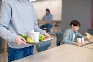 El Gobierno regional habilita los comedores escolares en Navidad para alrededor de 3.200 estudiantes.