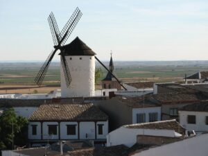 Campo de Criptana Celebra su Gala de Educación Reconociendo la Excelencia Académica y el Compromiso Docente
