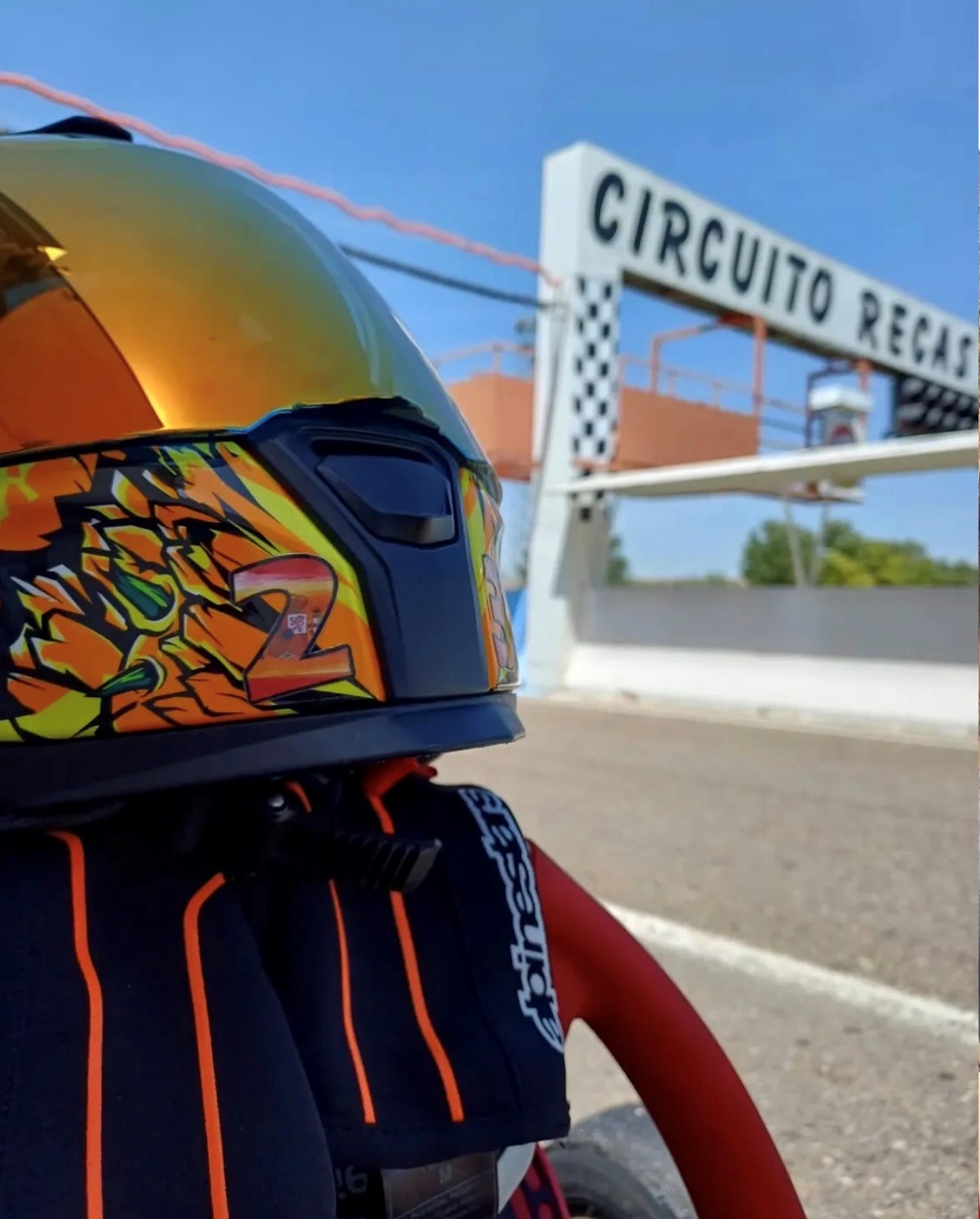 De un negocio familiar de Campo de Criptana a competir por toda España: la historia de Juan Meco, el joven piloto que está convirtiendo un sueño en realidad
